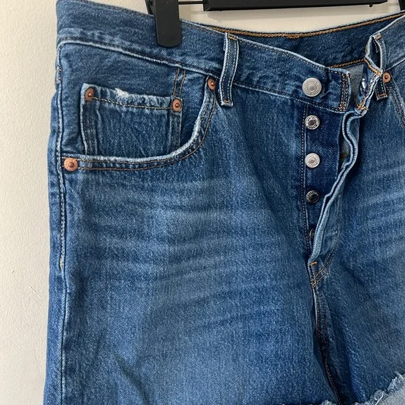 Levi’s Original Fit High-Rise 501 Dark Wash Denim Shorts Size 32 - Picture 5 of 11